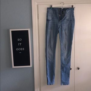 👖 Refuge High Waisted Light Wash Skinny Jeans